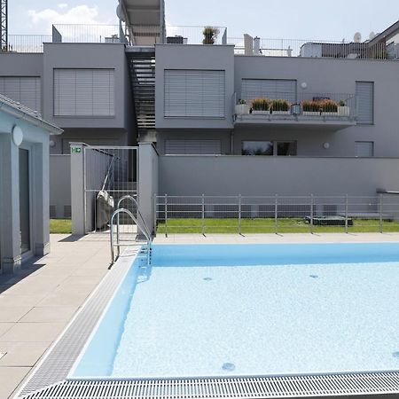 Yellow Flower Apartment With Pool - 5 Min To Lake Відень Екстер'єр фото