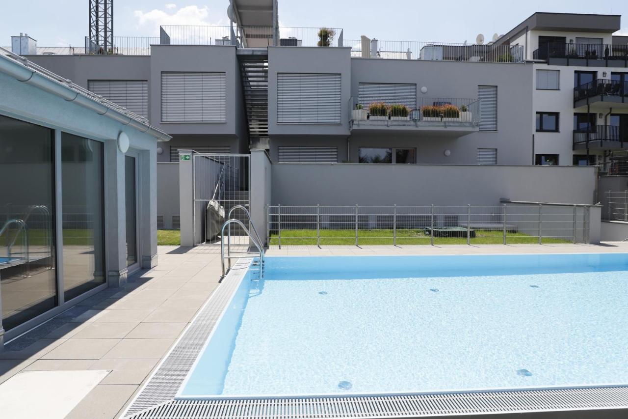 Yellow Flower Apartment With Pool - 5 Min To Lake Відень Екстер'єр фото